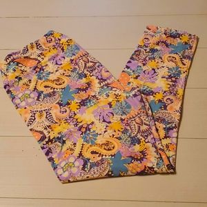 Lularoe paisley leggings